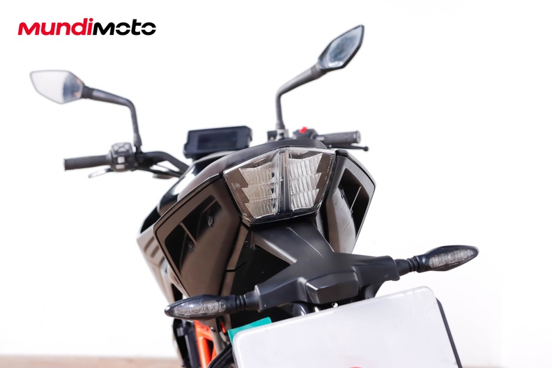 Motorbike image 9