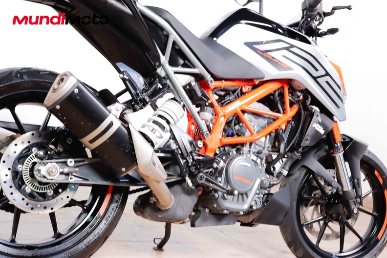 Motorbike image 3
