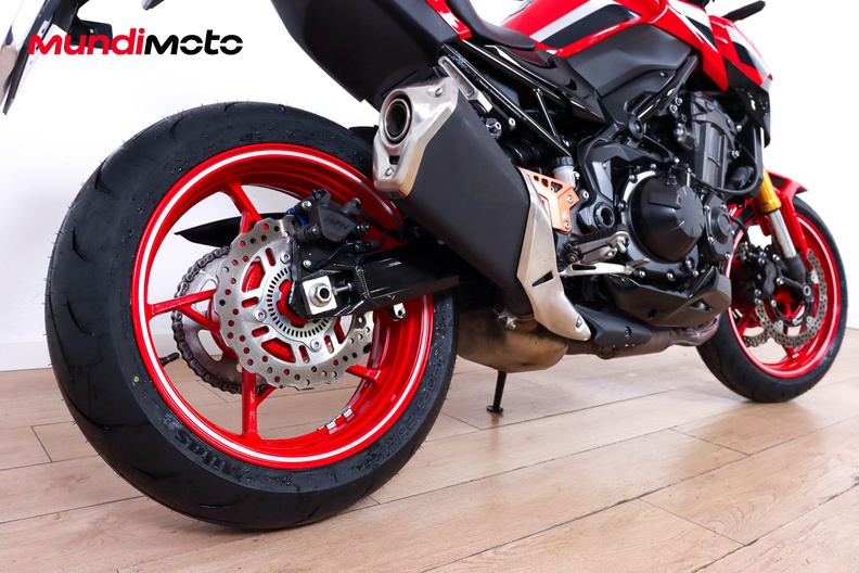 Motorbike image 3