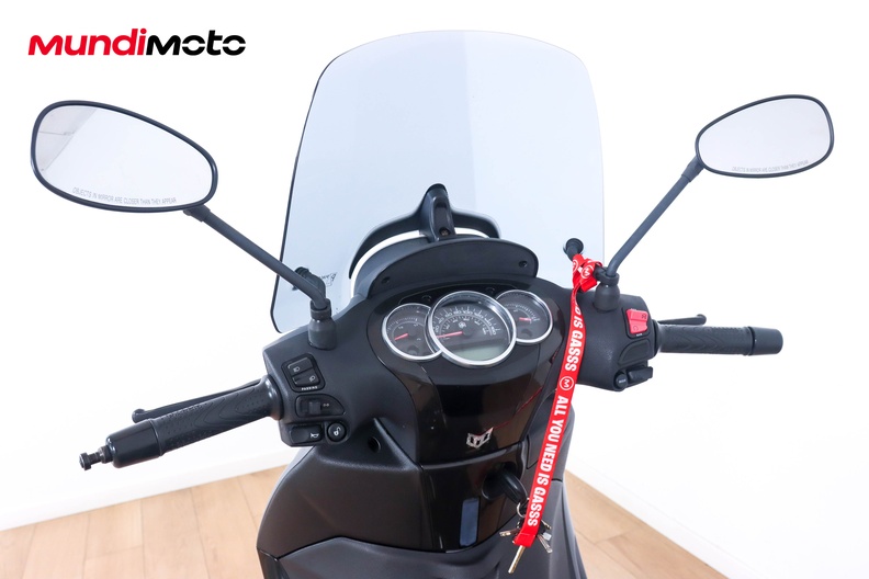 Motorbike image 10