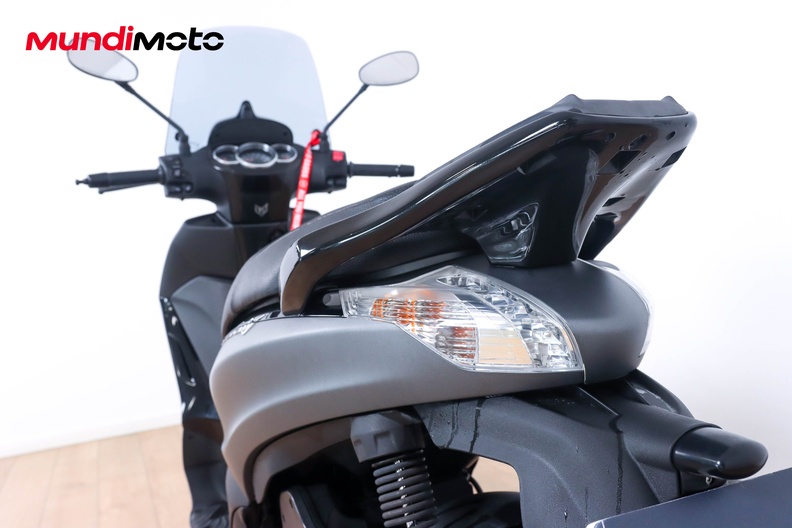 Motorbike image 9