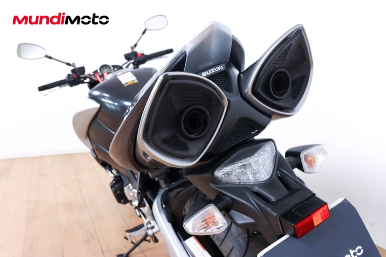 Motorbike image 9