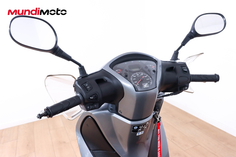 Motorbike image 10