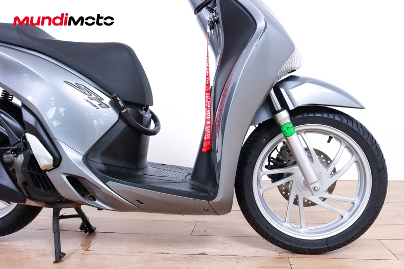 Motorbike image 12
