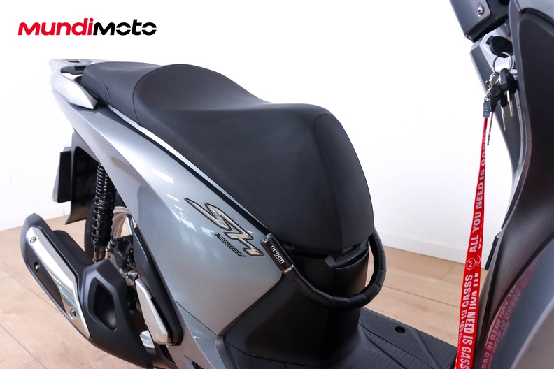 Motorbike image 13