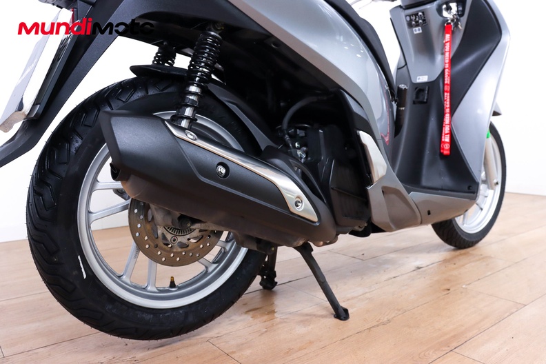 Motorbike image 3