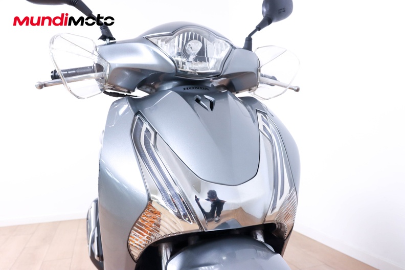 Motorbike image 4