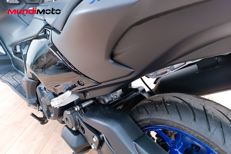Motorbike image 8