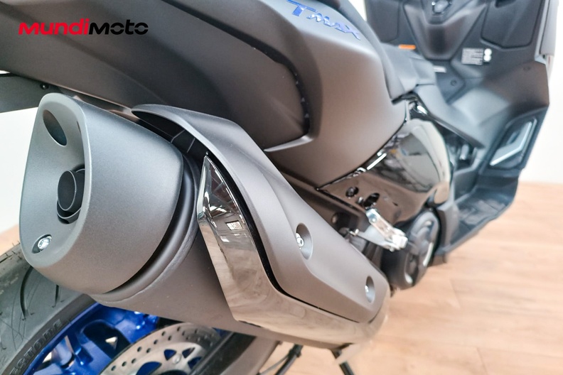 Motorbike image 3
