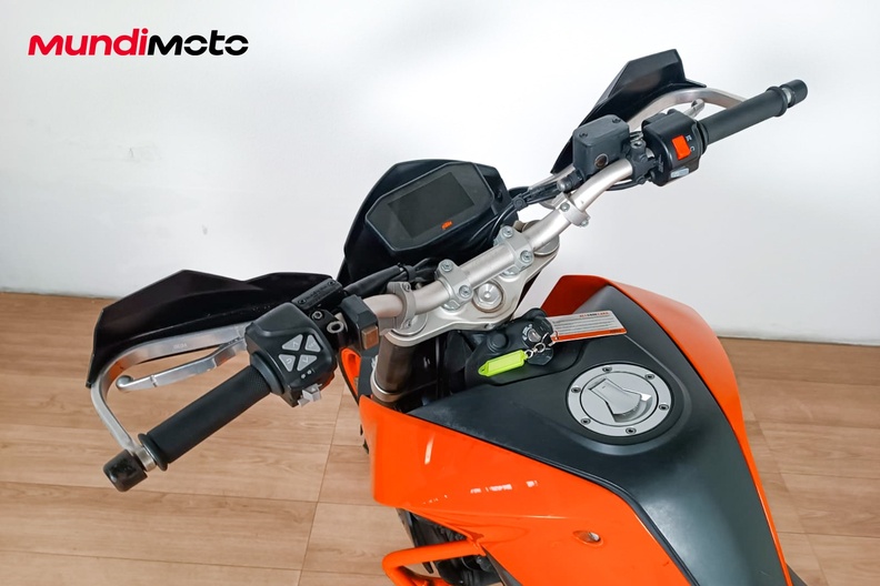 Motorbike image 10