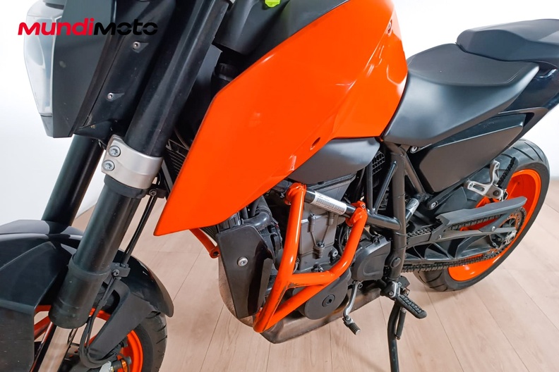 Motorbike image 9