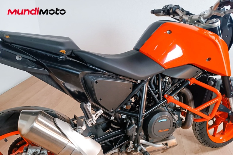 Motorbike image 3