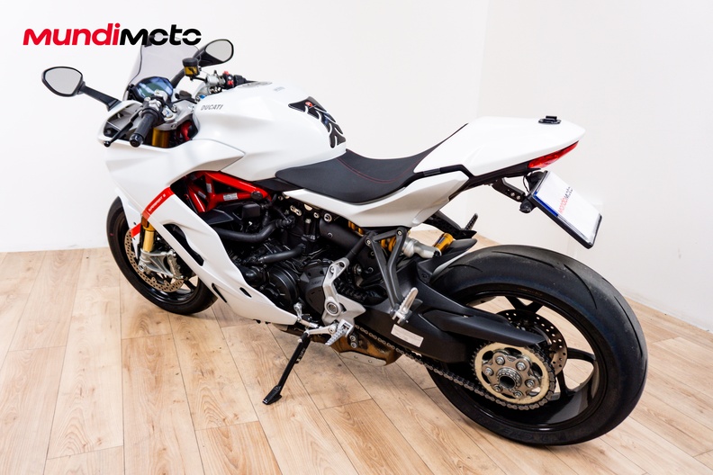 Motorbike image 7