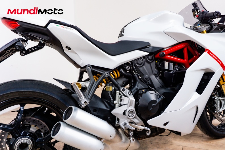 Motorbike image 3