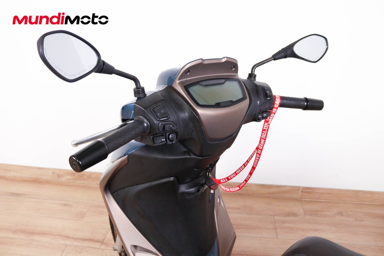 Motorbike image 10