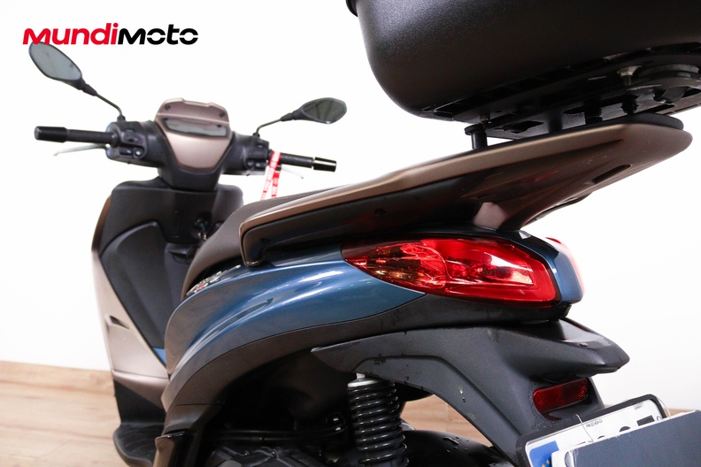 Motorbike image 9