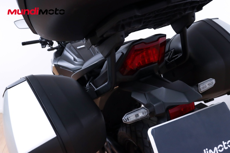 Motorbike image 9