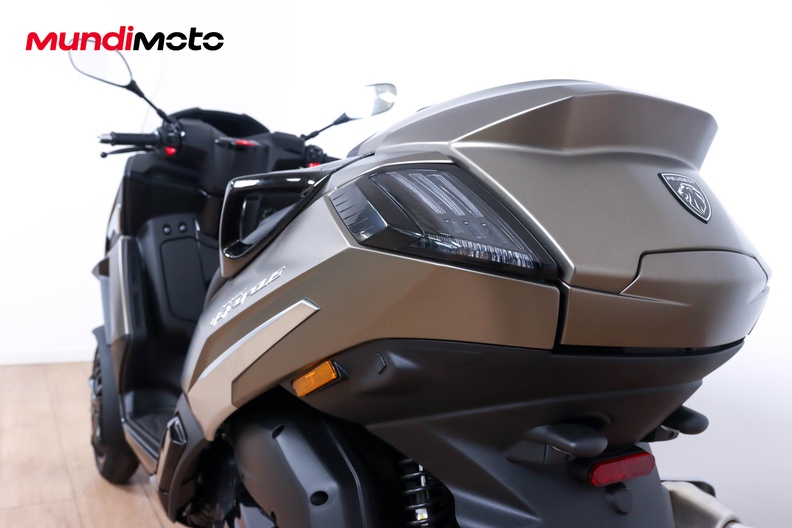Motorbike image 9