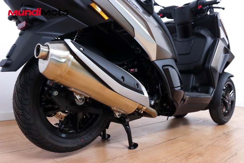 Motorbike image 3