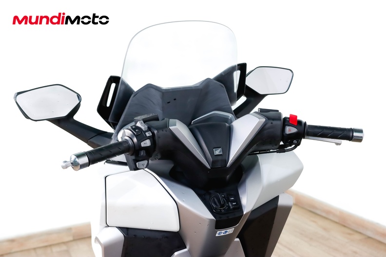 Motorbike image 10