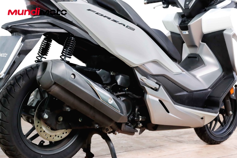 Motorbike image 3