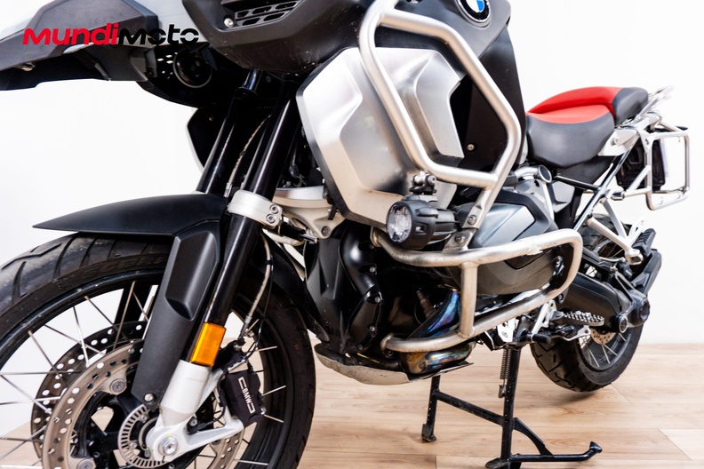 Motorbike image 9