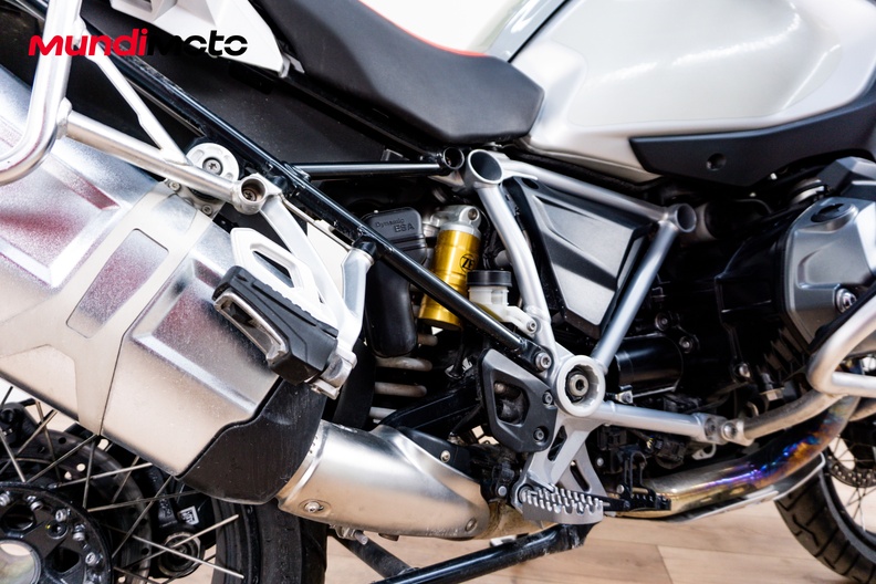 Motorbike image 3