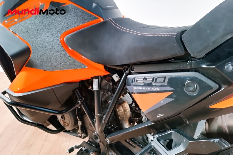 Motorbike image 8