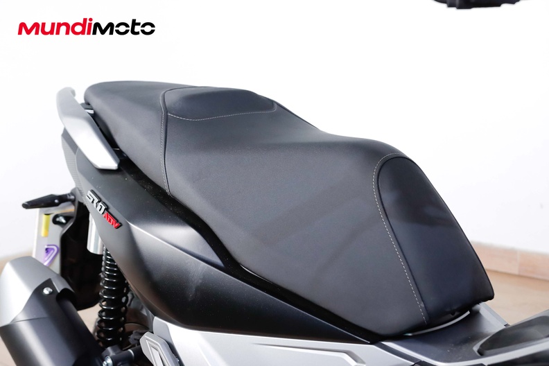 Motorbike image 13