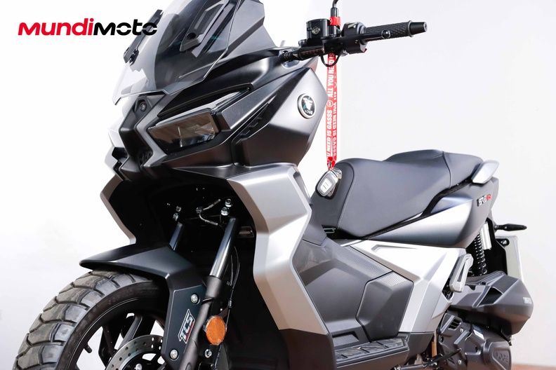 Motorbike image 8