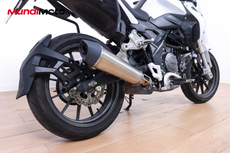 Motorbike image 3