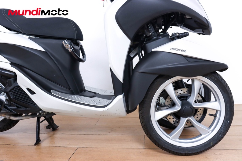 Motorbike image 12