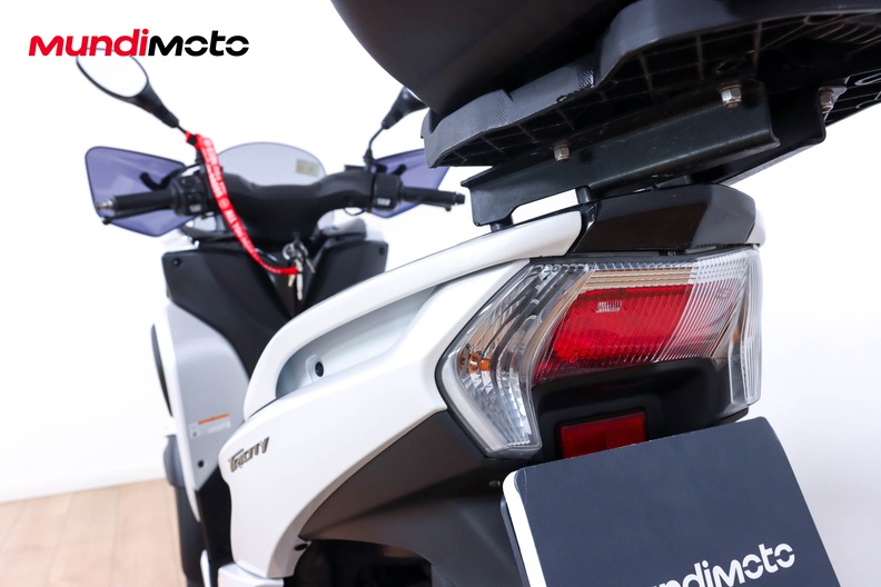 Motorbike image 9