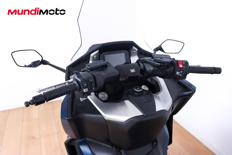 Motorbike image 10