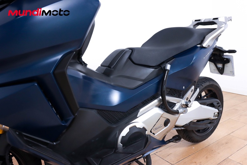 Motorbike image 8