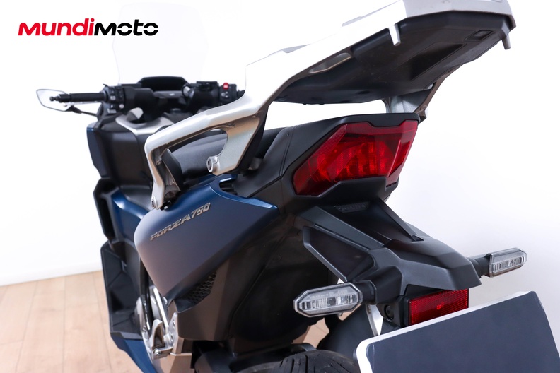 Motorbike image 9