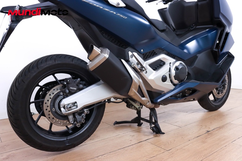 Motorbike image 3