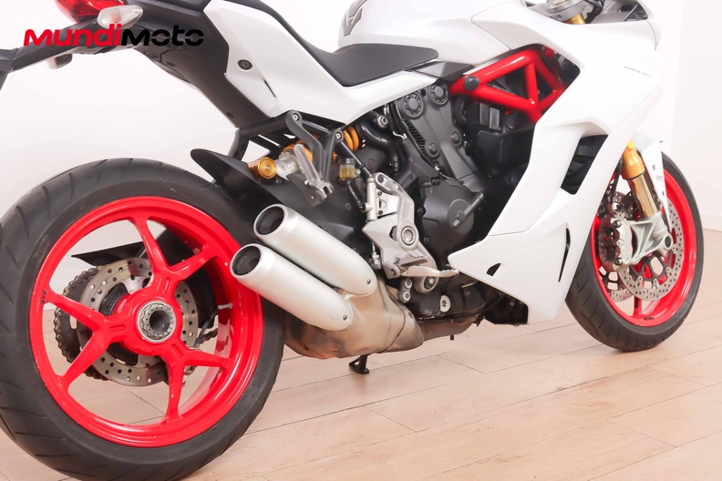 Motorbike image 3