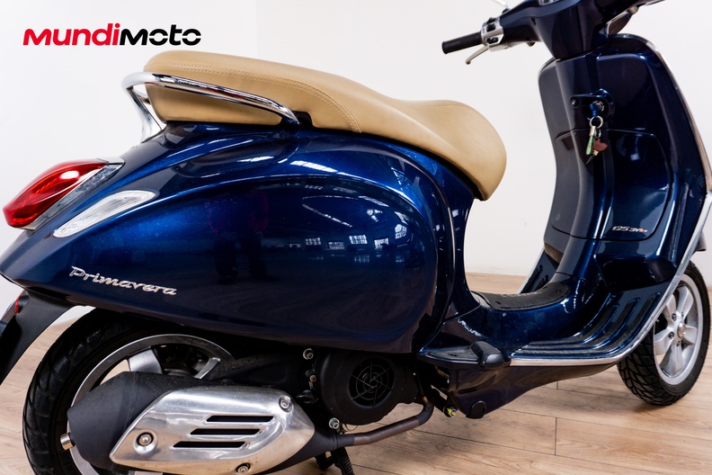 Motorbike image 3
