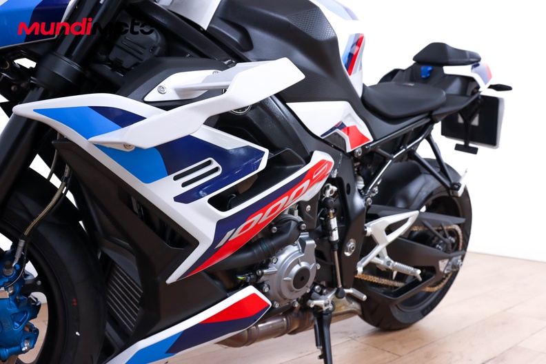 Motorbike image 8