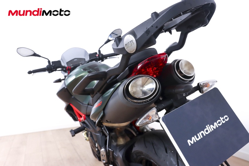 Motorbike image 9