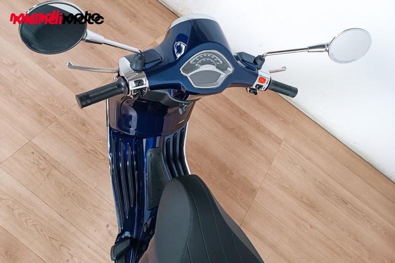 Motorbike image 10