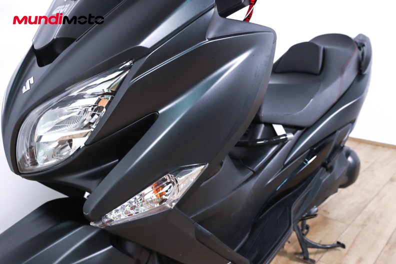 Motorbike image 9