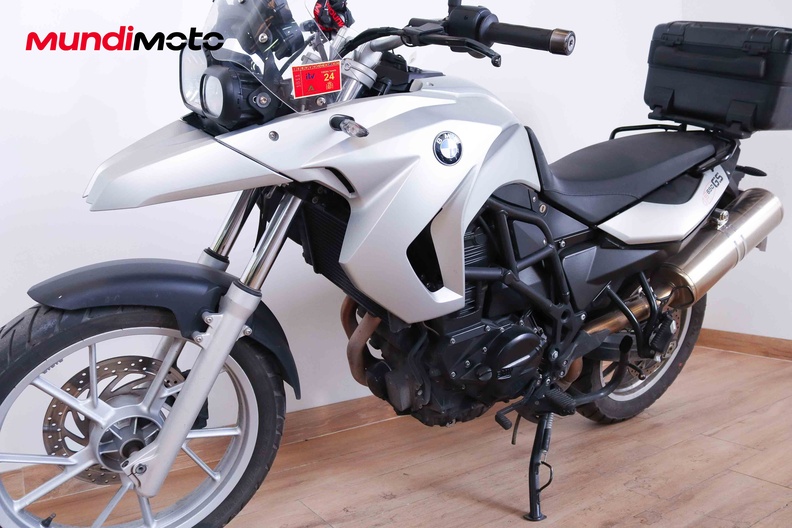 Motorbike image 9