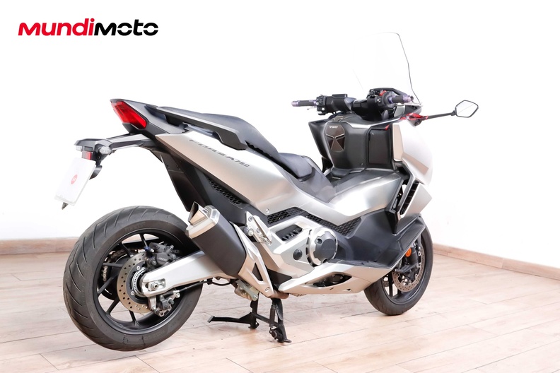 Motorbike image 2
