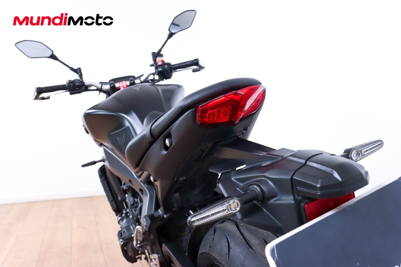 Motorbike image 9