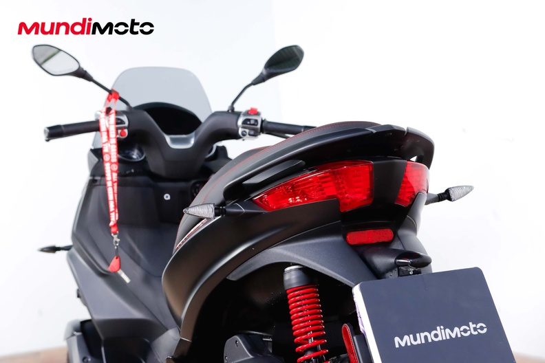 Motorbike image 9