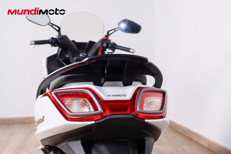 Motorbike image 9