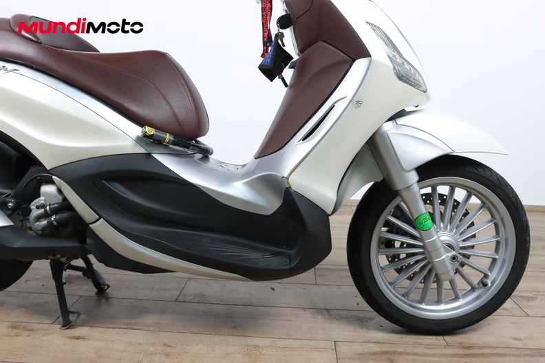 Motorbike image 13