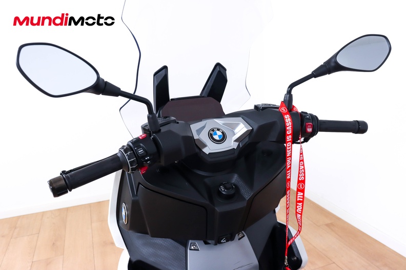 Motorbike image 10